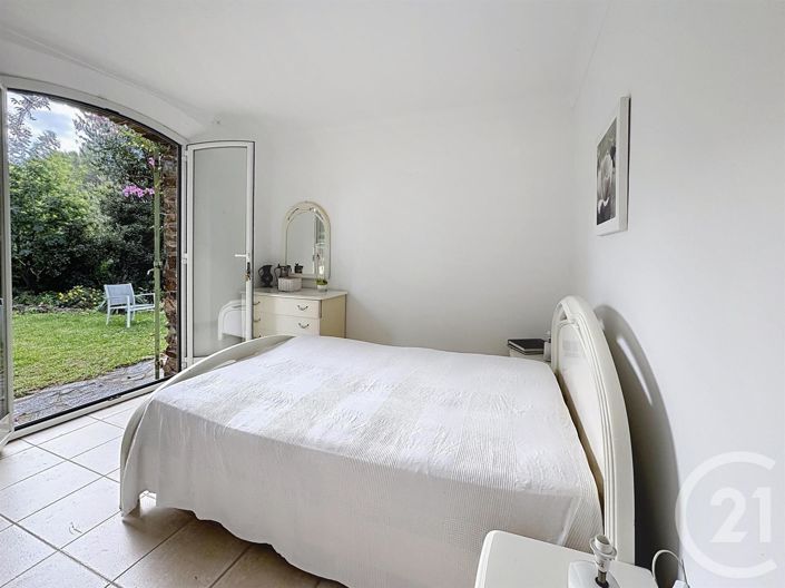 Image No.15-10 Bed House for sale