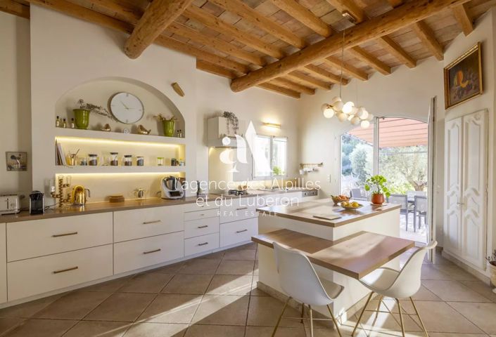 Image No.6-4 Bed House for sale