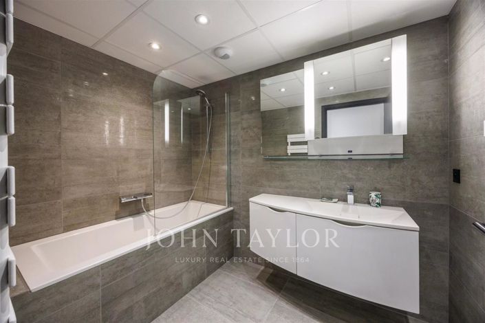 Image No.12-4 Bed House for sale