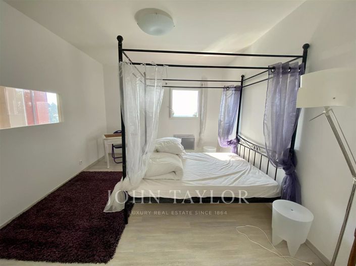 Image No.12-5 Bed House for sale