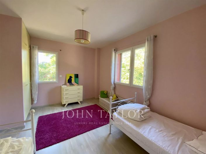 Image No.14-5 Bed House for sale