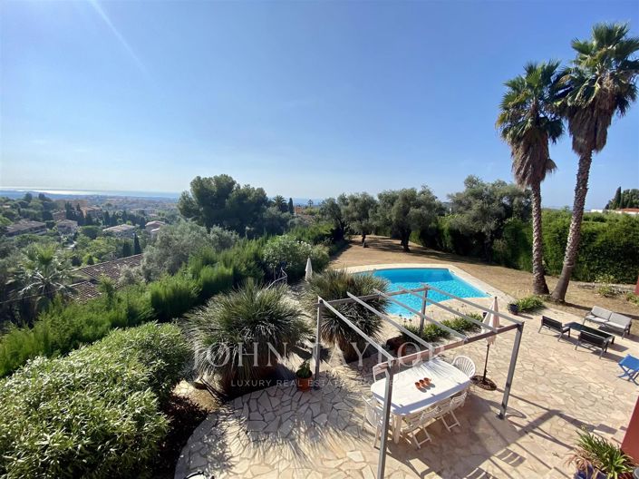 Image No.2-5 Bed House for sale