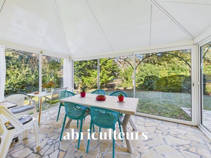 Image No.10-3 Bed House for sale