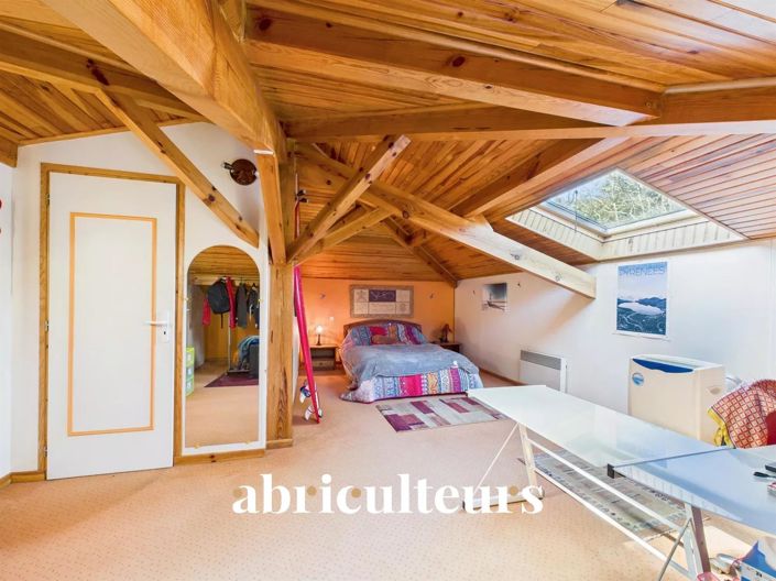 Image No.12-3 Bed House for sale