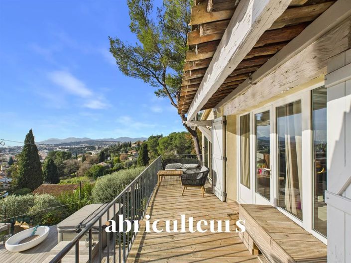 Image No.2-6 Bed House for sale