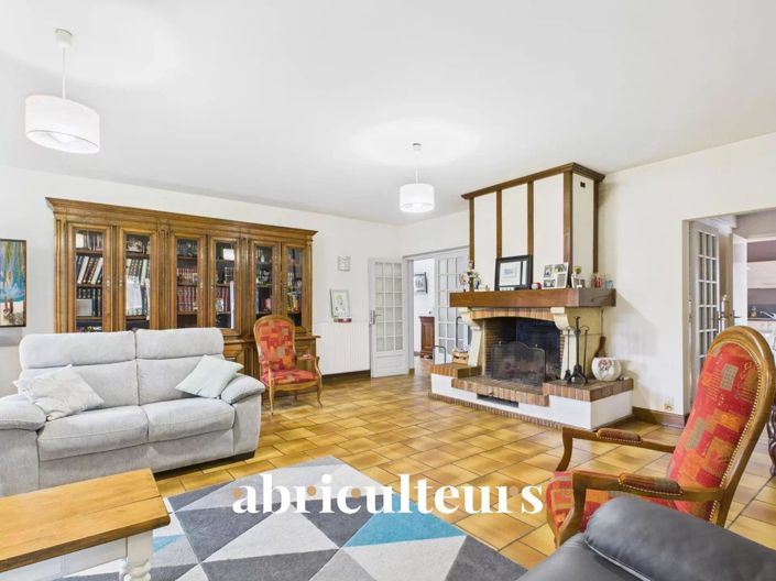 Image No.6-4 Bed House for sale