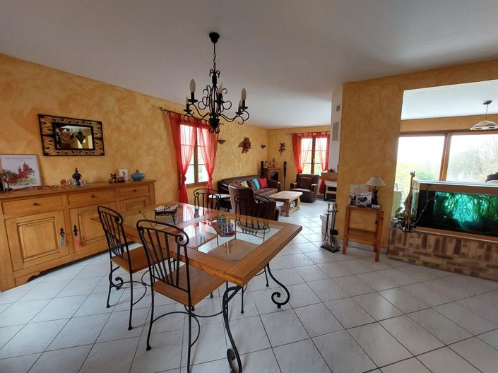 Image No.2-Maison de 4 chambres à vendre à Escoeuilles