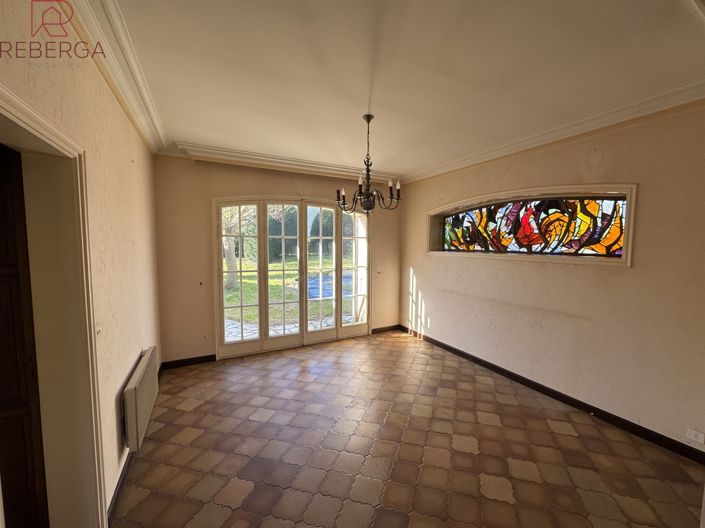 Image No.10-5 Bed House for sale