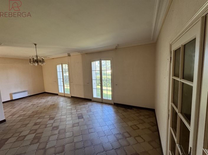 Image No.12-5 Bed House for sale