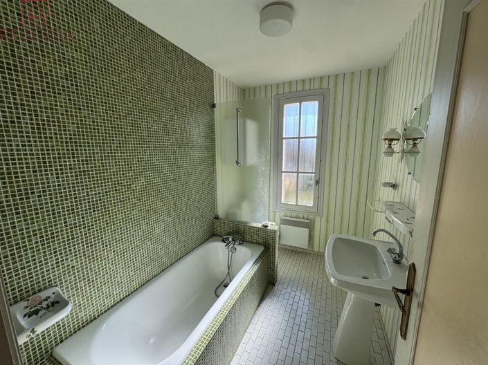 Image No.18-5 Bed House for sale