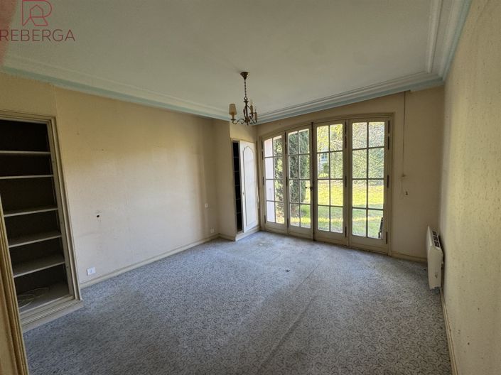Image No.21-5 Bed House for sale