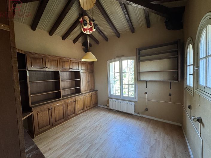 Image No.24-5 Bed House for sale