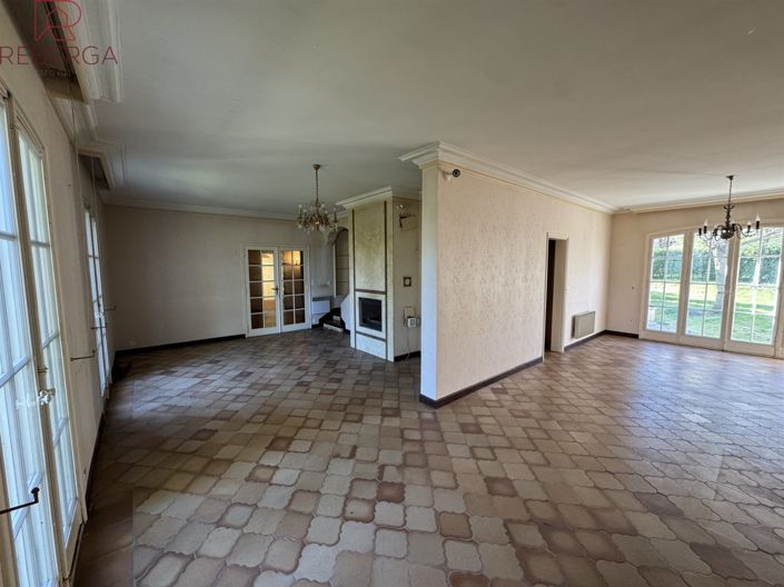 Image No.4-5 Bed House for sale