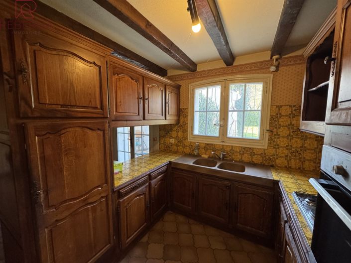 Image No.8-5 Bed House for sale