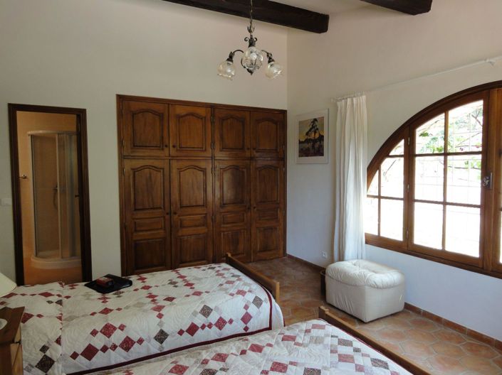 Image No.6-4 Bed House for sale