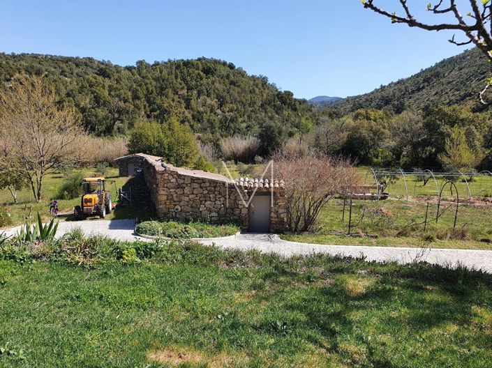 Image No.4-6 Bed House for sale