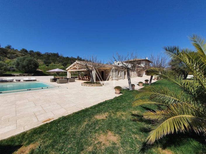 Image No.5-6 Bed House for sale