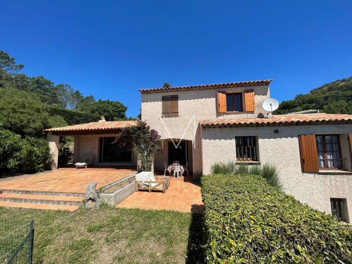 Image No.6-4 Bed House for sale