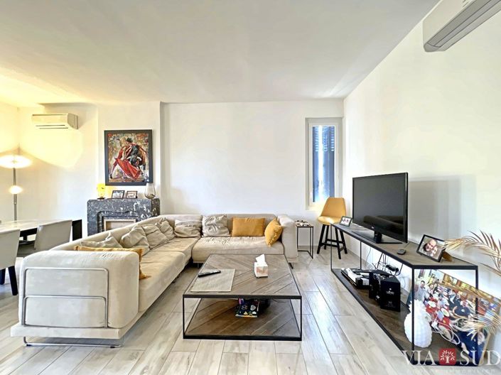 Image No.5-6 Bed Property for sale