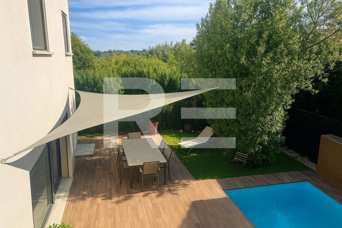 Image No.2-3 Bed House for sale