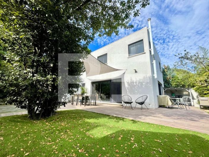 Image No.9-3 Bed House for sale