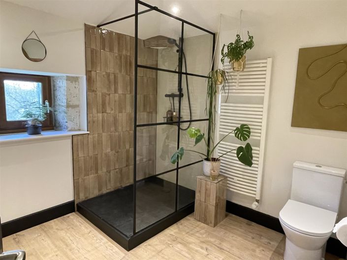 Image No.14-6 Bed House for sale