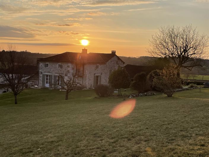 Image No.2-6 Bed House for sale