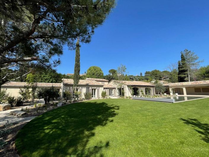 Image No.10-6 Bed House for sale