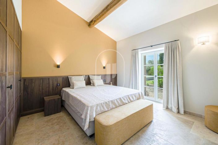 Image No.19-6 Bed House for sale