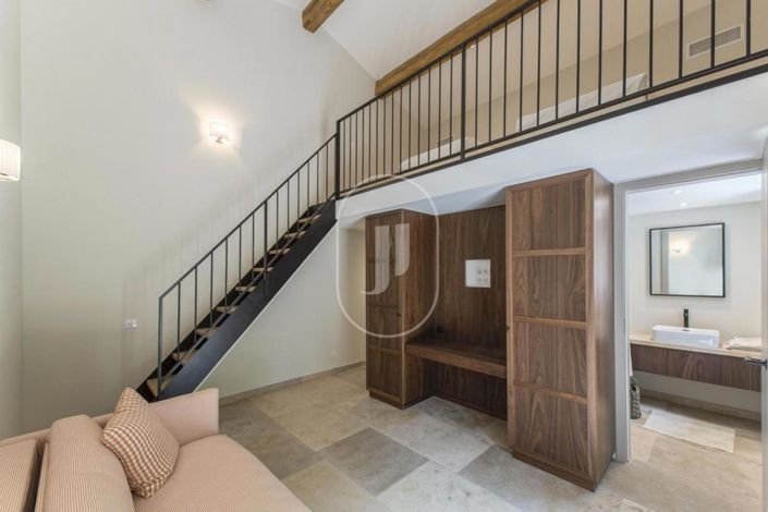 Image No.23-6 Bed House for sale