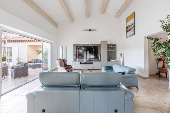 Image No.3-4 Bed House for sale