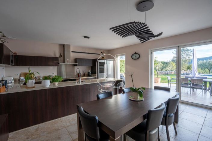 Image No.6-4 Bed House for sale