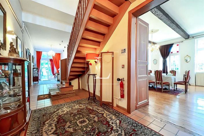 Image No.11-5 Bed Property for sale