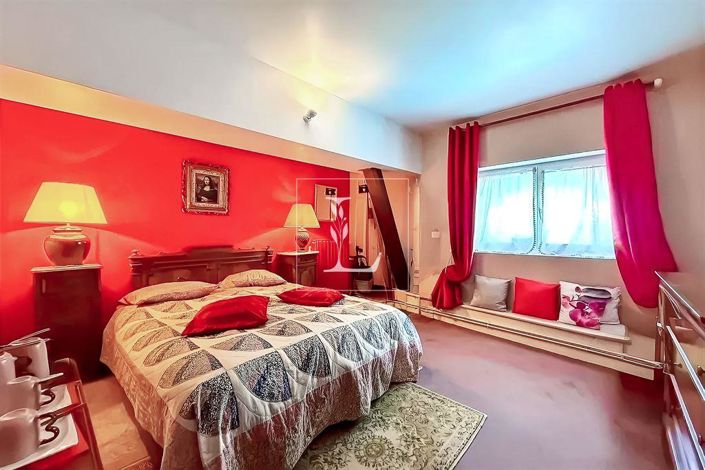 Image No.16-5 Bed Property for sale