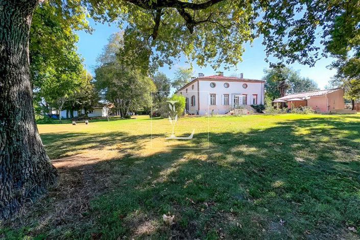 Image No.20-5 Bed Property for sale