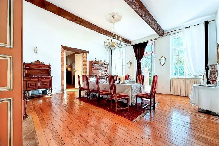 Image No.7-5 Bed Property for sale