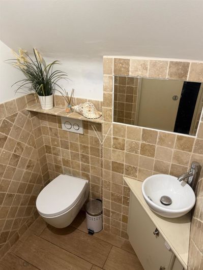 Image No.10-3 Bed House for sale