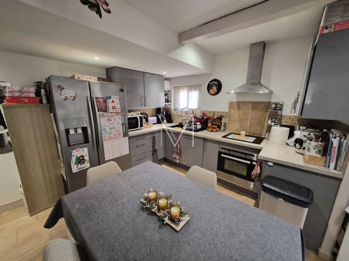 Image No.8-3 Bed House for sale