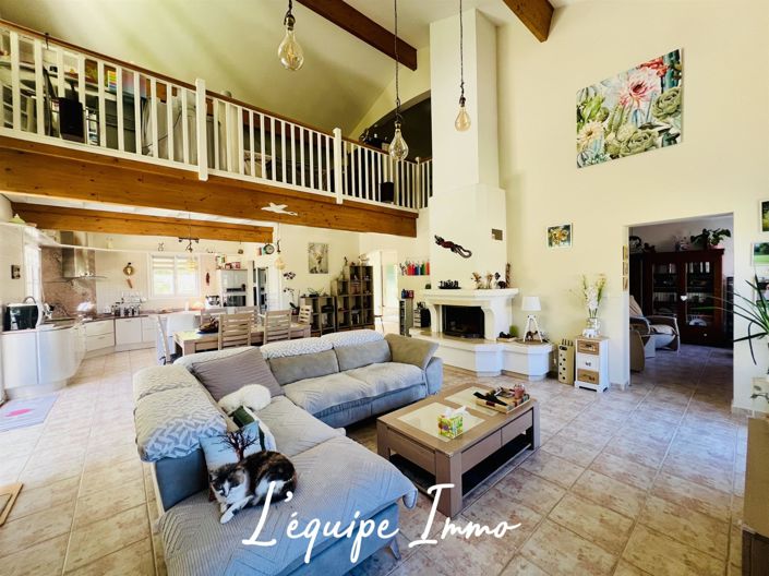 Image No.4-5 Bed House for sale