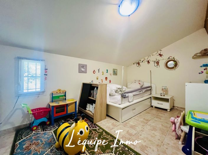 Image No.9-5 Bed House for sale