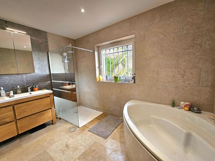 Image No.9-Maison de 3 chambres à vendre à Châteauneuf-Grasse