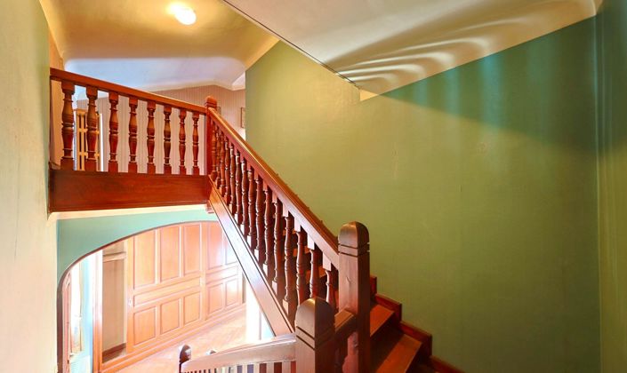 Image No.14-8 Bed Property for sale