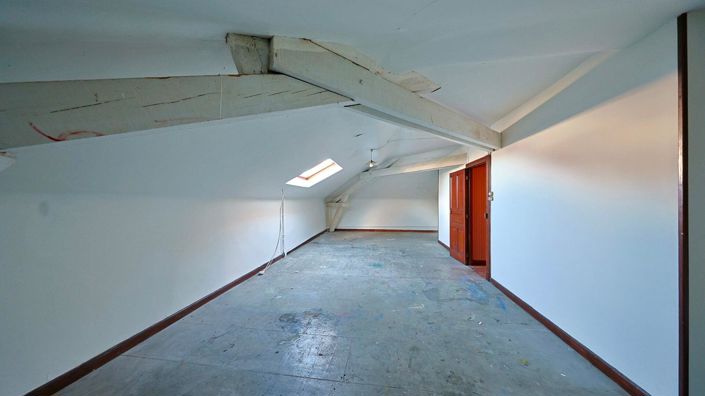 Image No.15-8 Bed Property for sale