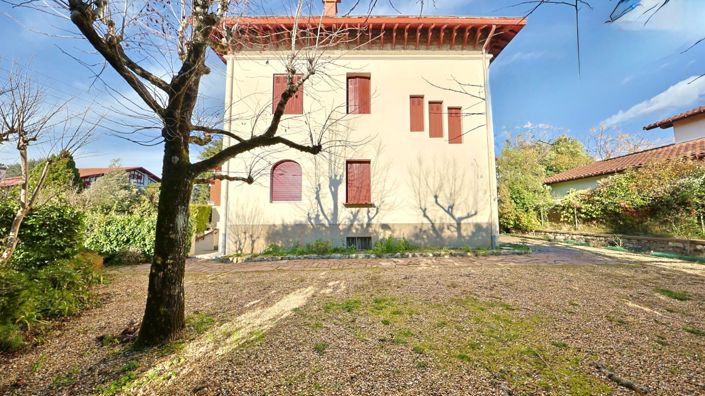 Image No.18-8 Bed Property for sale