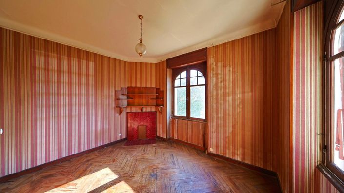 Image No.8-8 Bed Property for sale