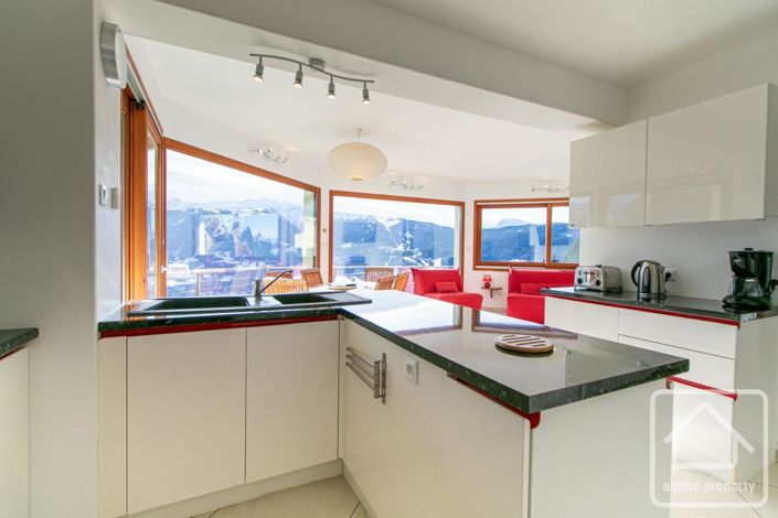 Image No.26-7 Bed Property for sale