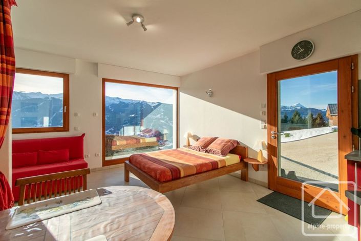 Image No.30-7 Bed Property for sale