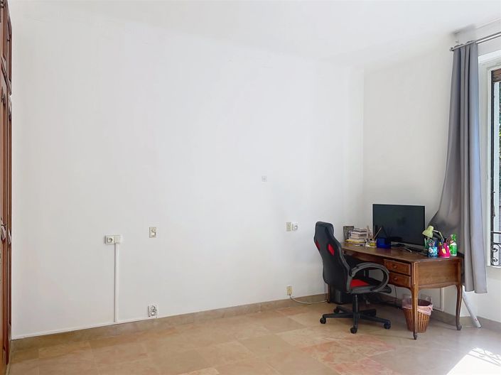 Image No.15-4 Bed House for sale
