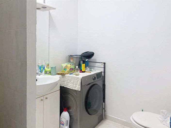 Image No.17-4 Bed House for sale