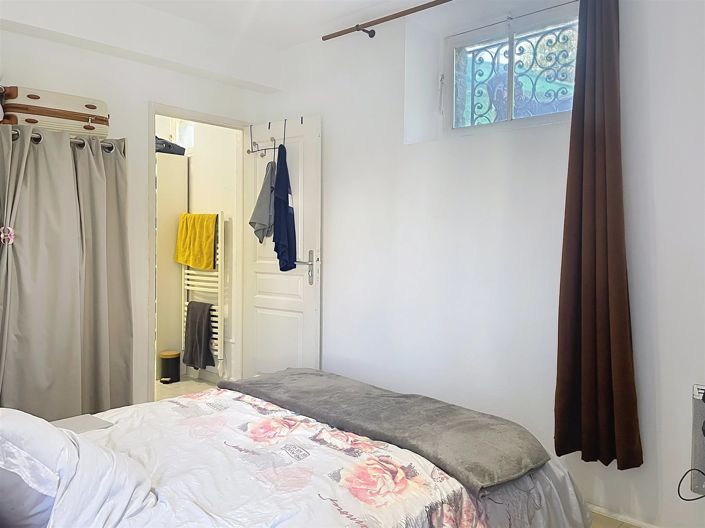 Image No.20-4 Bed House for sale